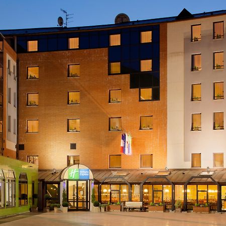 Holiday Inn Express Arras, An Ihg Hotel Экстерьер фото
