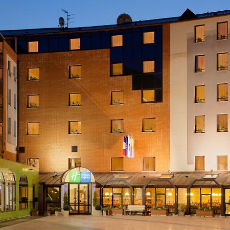 Holiday Inn Express Arras By Ihg Экстерьер фото