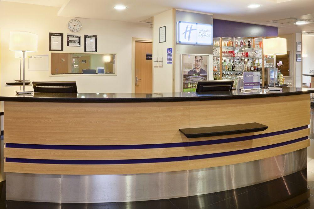Holiday Inn Express Arras By Ihg Экстерьер фото