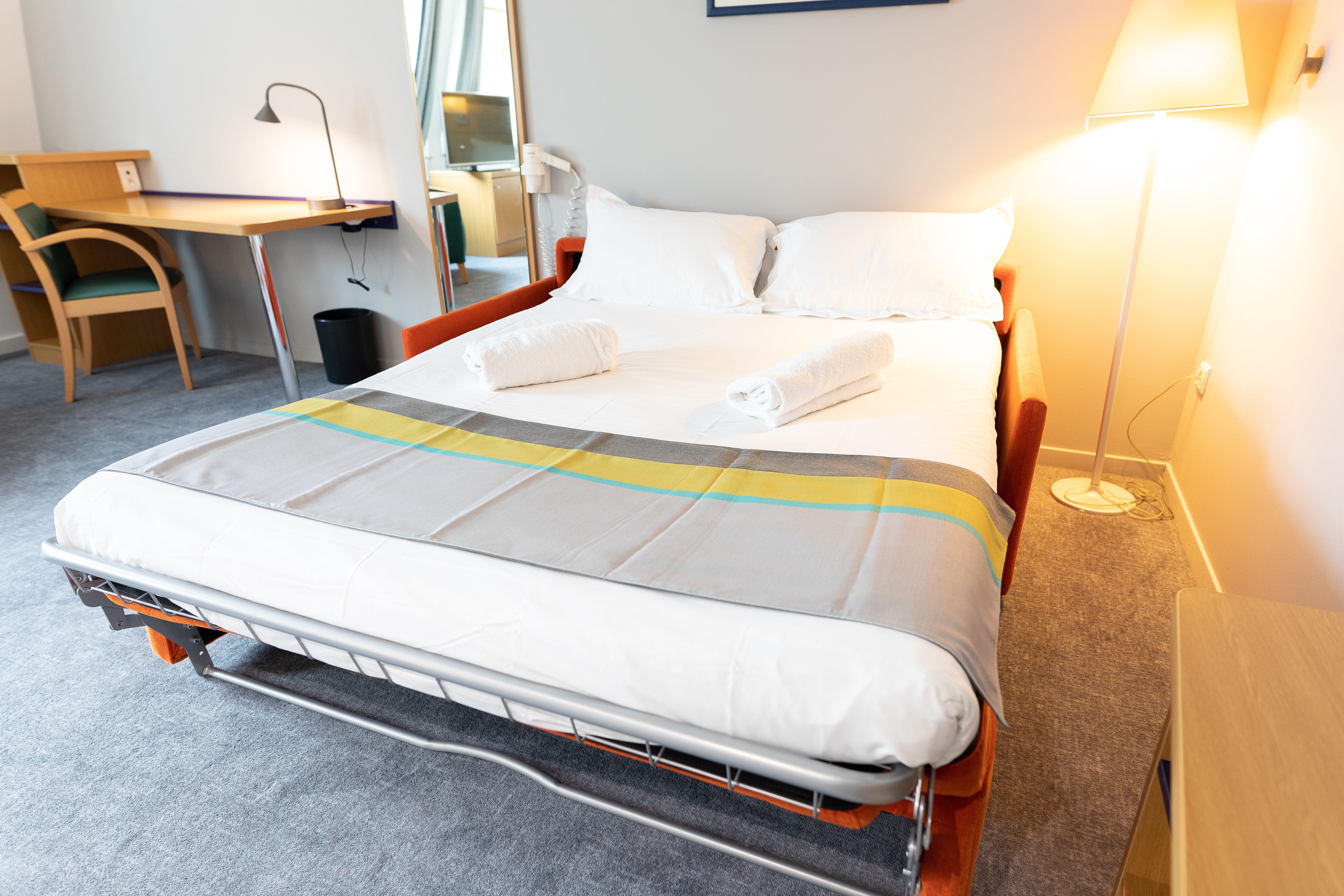 Holiday Inn Express Arras By Ihg Экстерьер фото