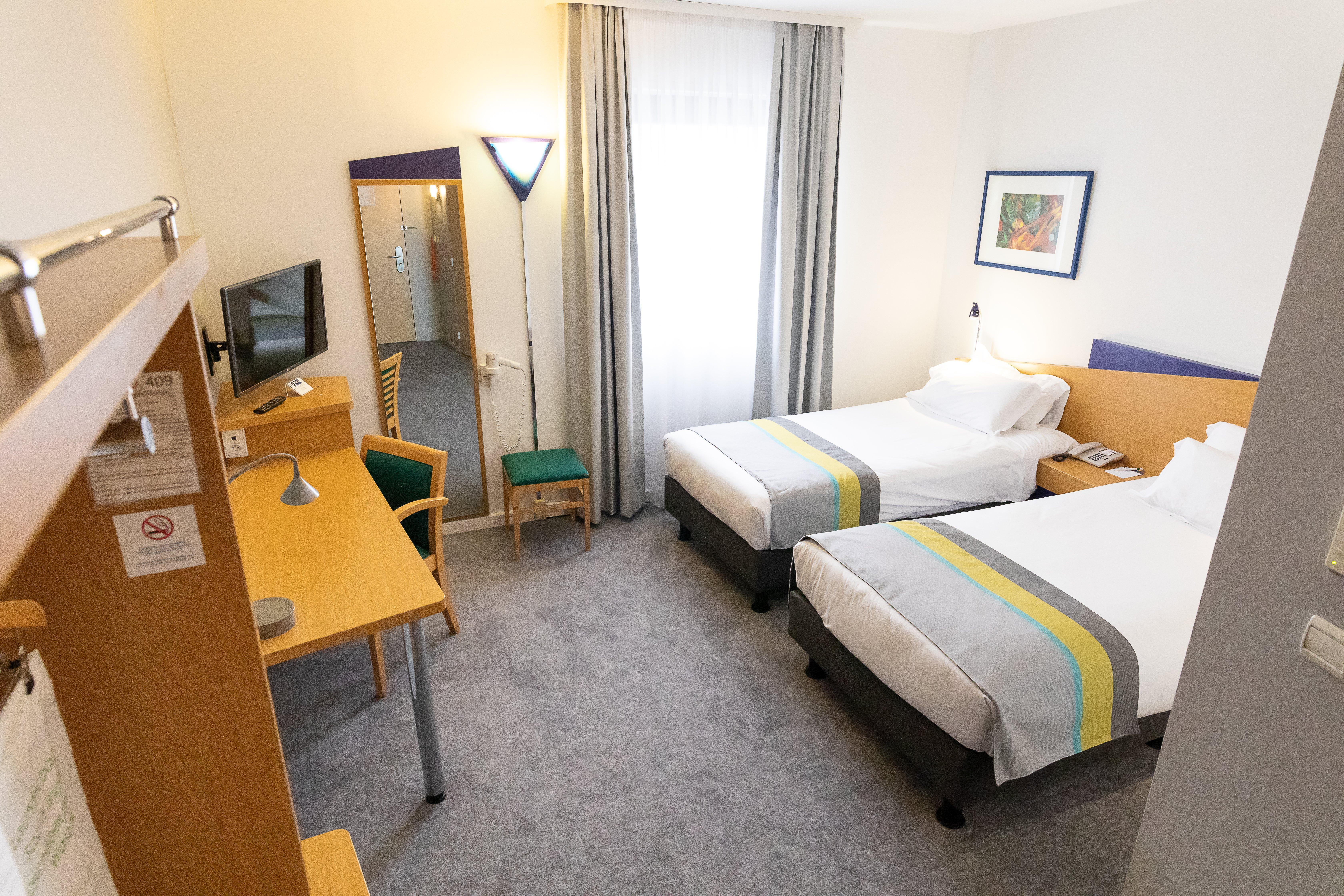 Holiday Inn Express Arras, An Ihg Hotel Экстерьер фото