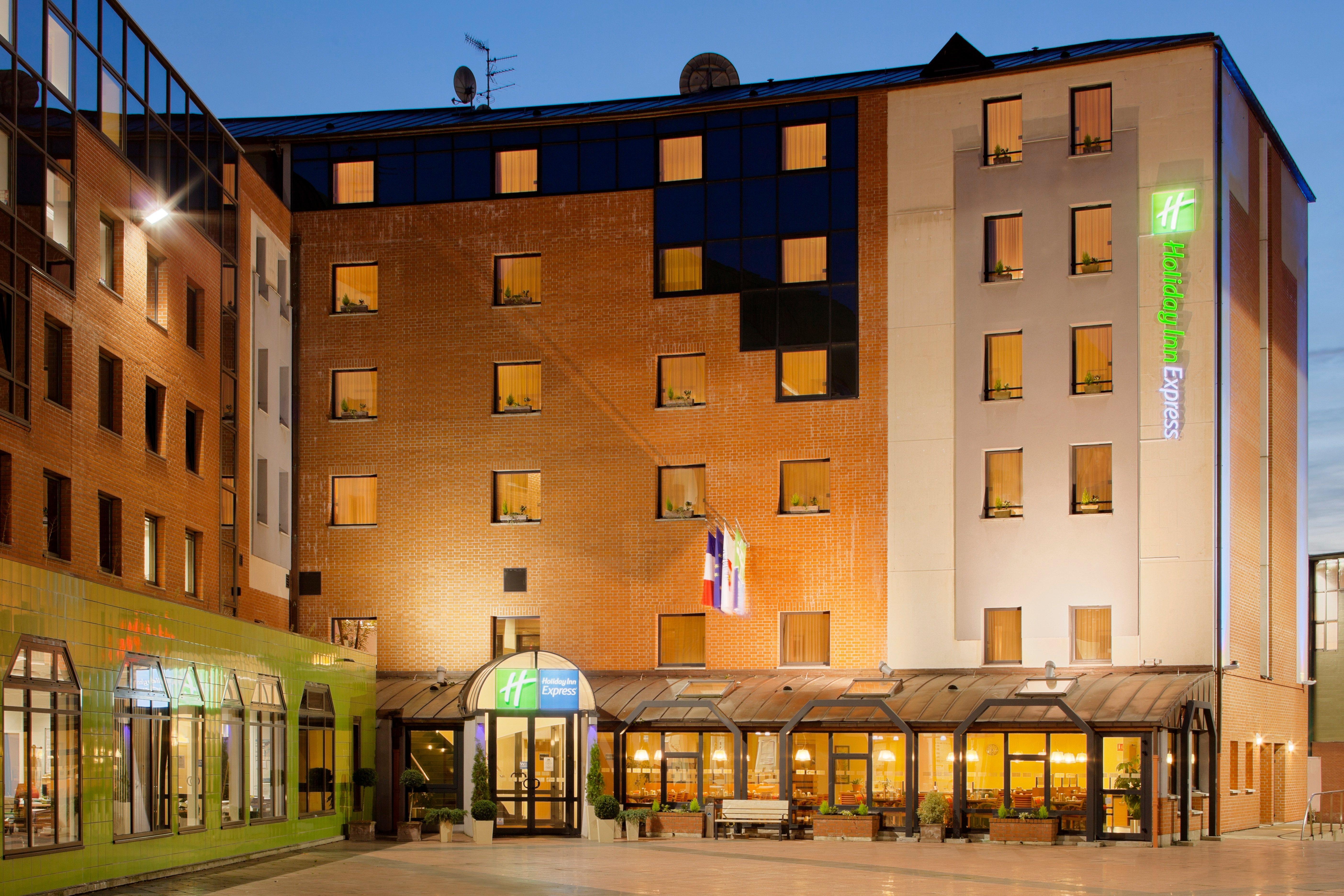 Holiday Inn Express Arras, An Ihg Hotel Экстерьер фото