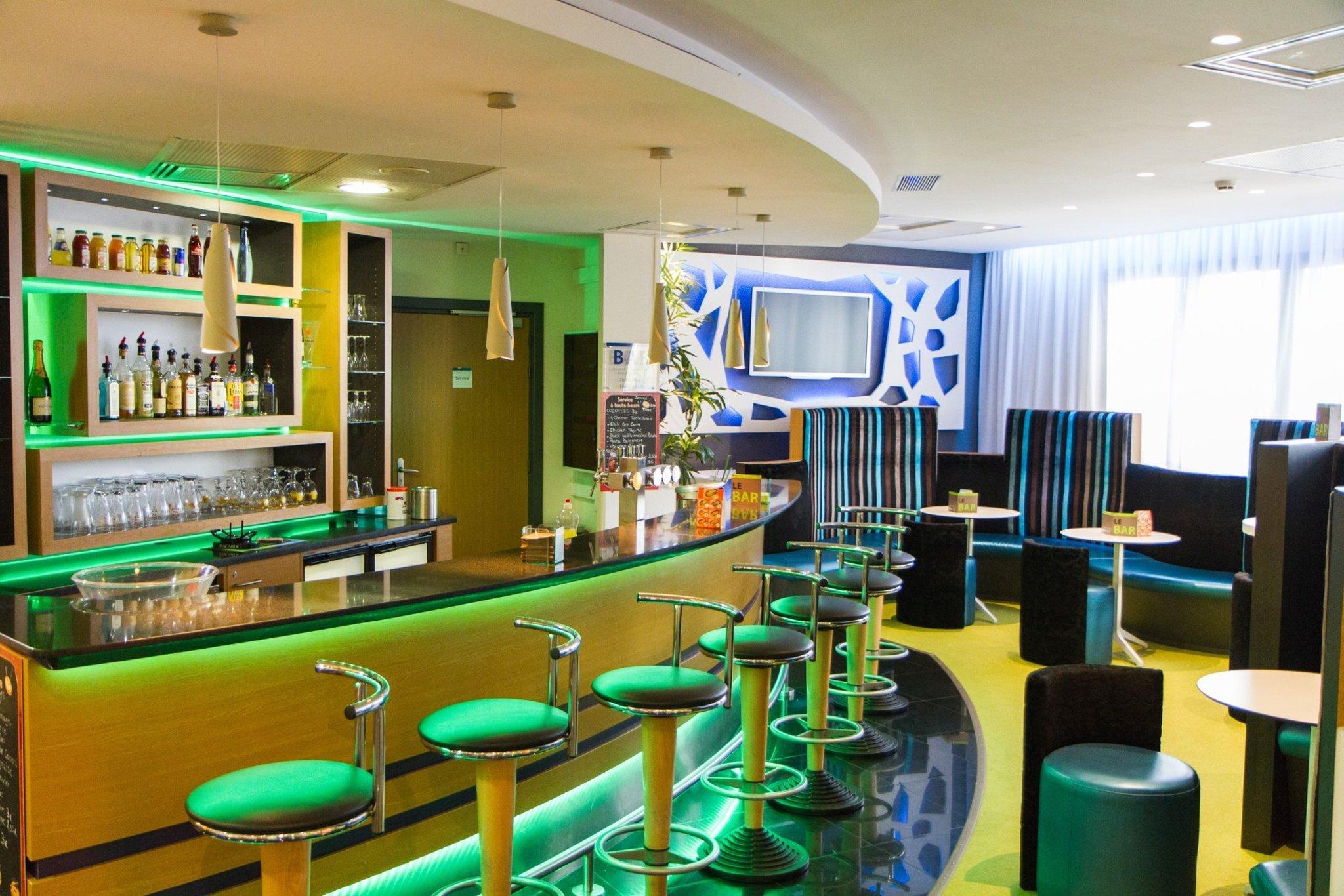 Holiday Inn Express Arras By Ihg Экстерьер фото