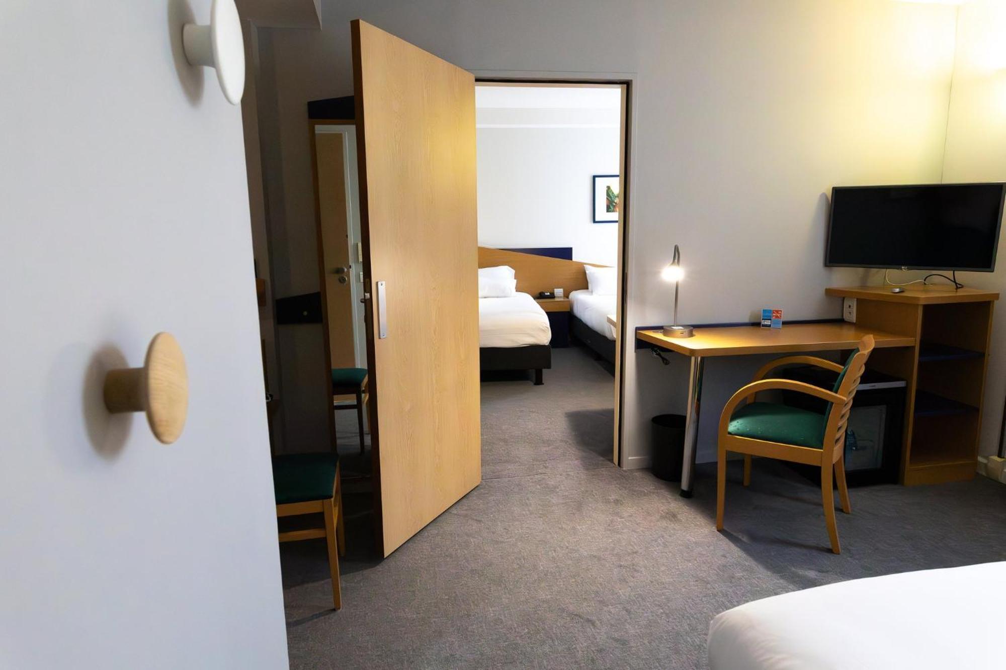 Holiday Inn Express Arras By Ihg Экстерьер фото