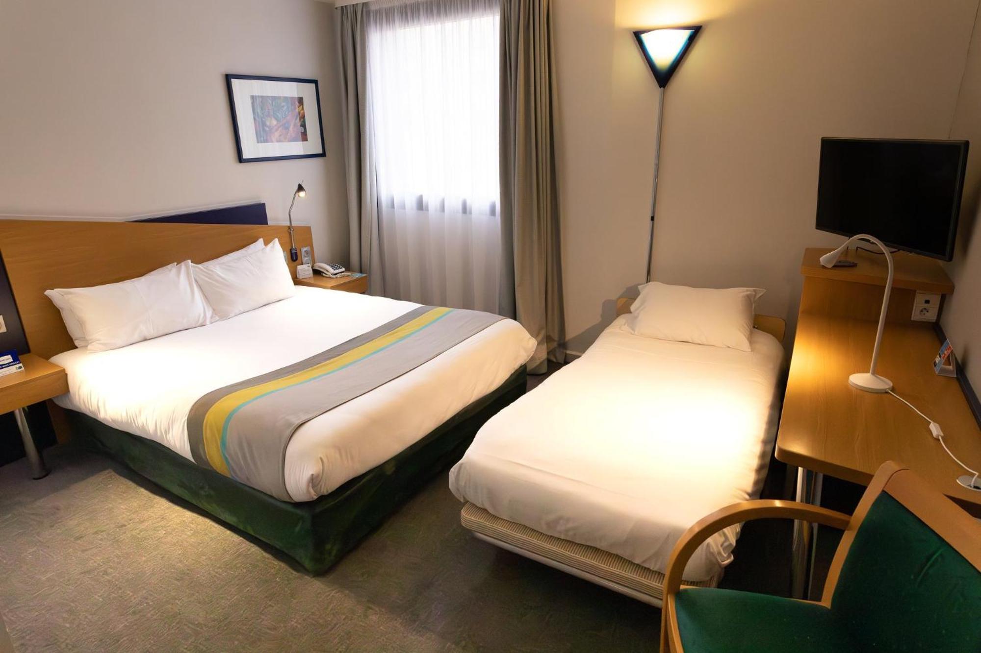 Holiday Inn Express Arras, An Ihg Hotel Экстерьер фото