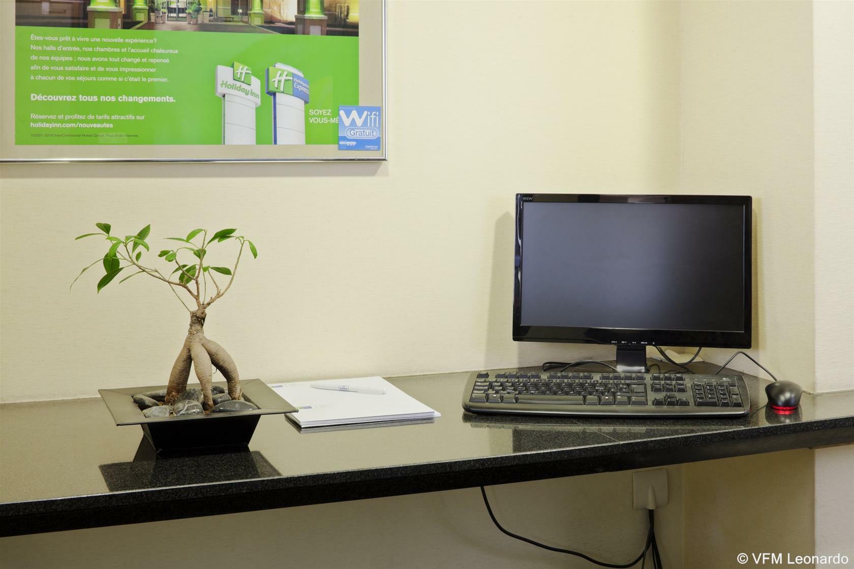 Holiday Inn Express Arras By Ihg Экстерьер фото